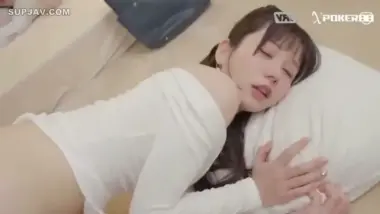 Bos Cantik Lembur Bareng Karyawan