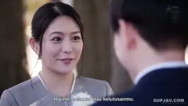 Hadiah Spesial Sama Ibu Tiri