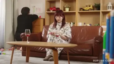 Suami Tidur Istri Main Liar Dengan Teman Sendiri